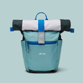 Ela Mo™ Kinderrucksack (6-10 Jahre) | Blue Mint. Ein blauer Rucksack auf blauem Hintergrund.