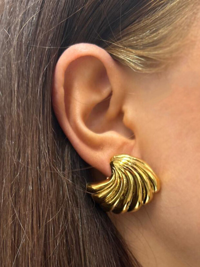 Sea Shell Earrings in Gold - Style Cheat